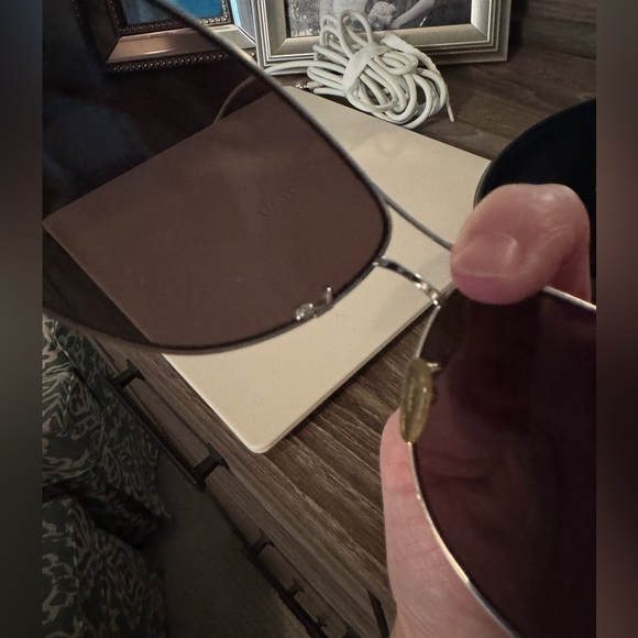 Men’s Prada sunglasses- missed one nose pad (replaceable) - Picture 5 of 8